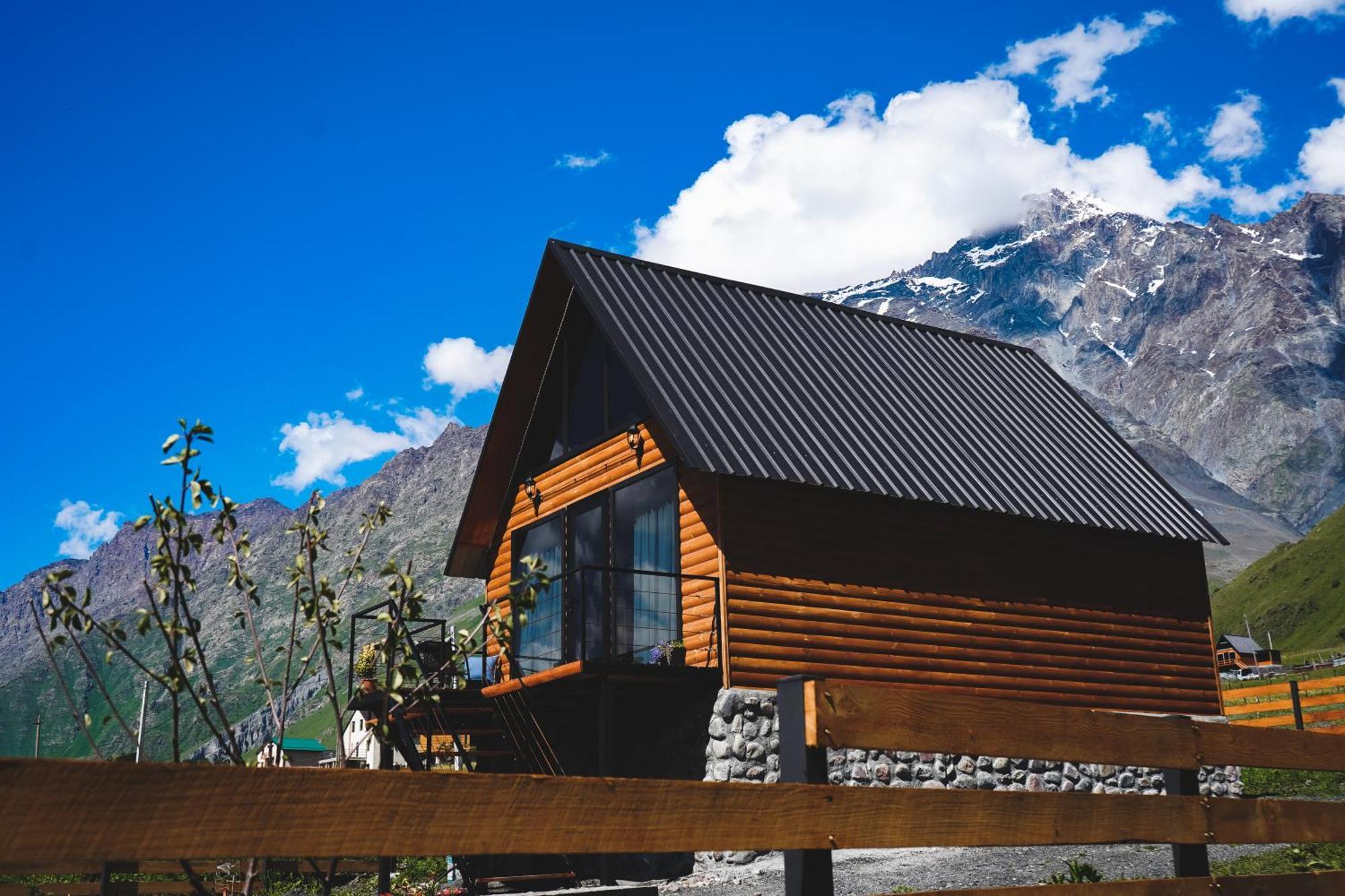 Traveler'S Cottages In Kazbegi Exteriör bild