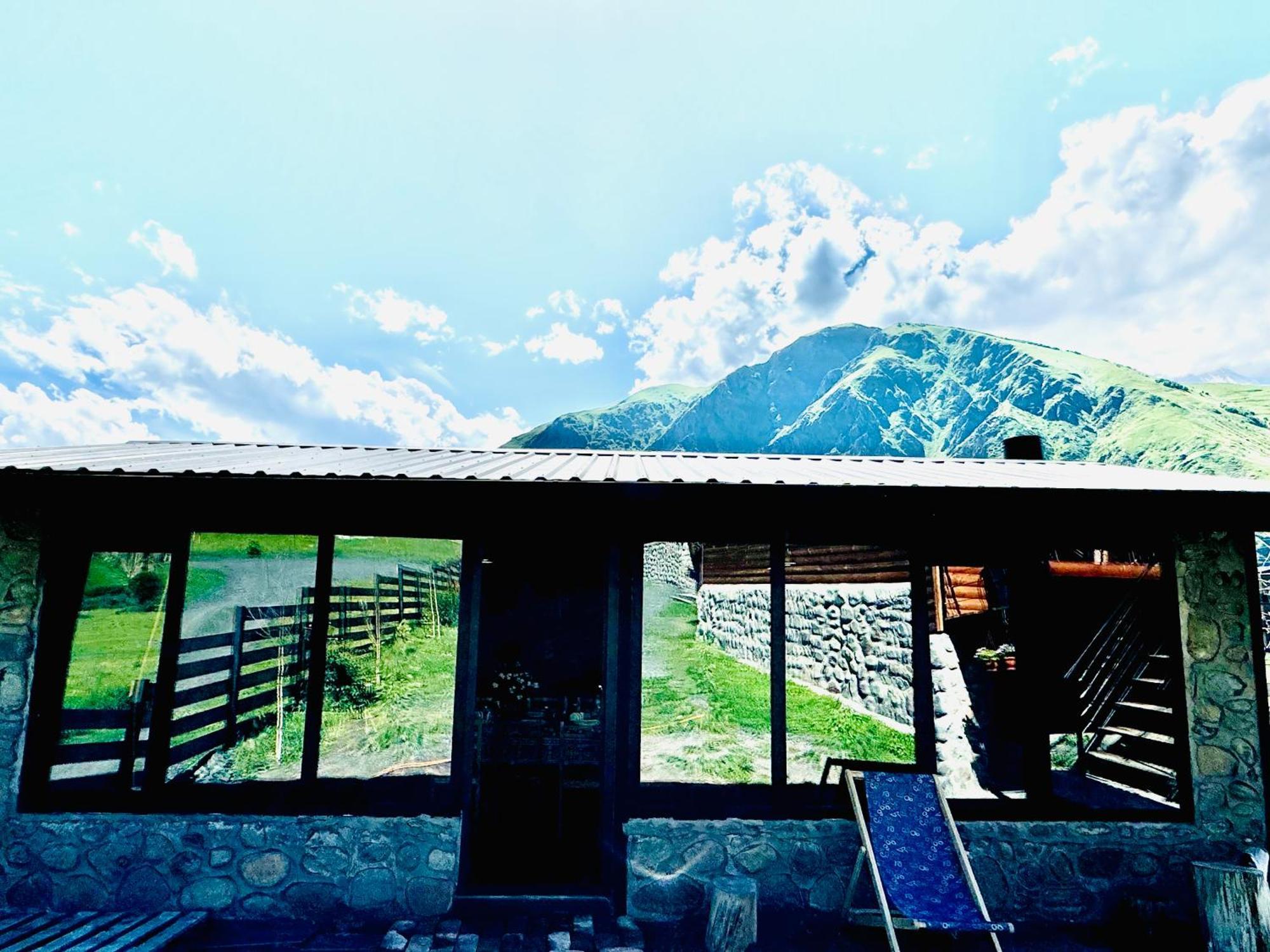 Traveler'S Cottages In Kazbegi Exteriör bild
