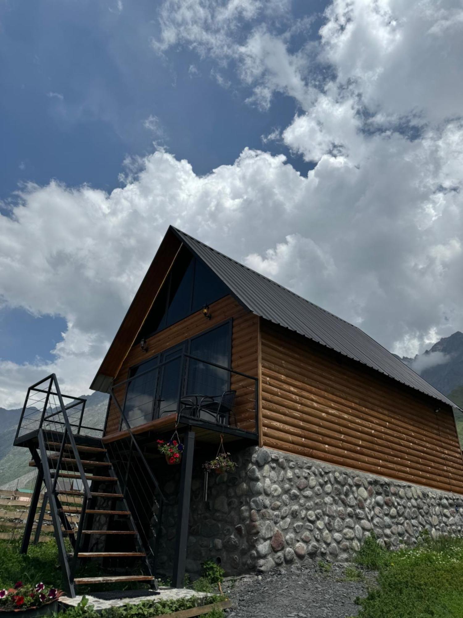 Traveler'S Cottages In Kazbegi Exteriör bild